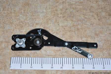 Стеклоподъемник правый 700.67.08.390 ст.обр. 