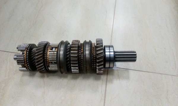 Вал вторичный КПП в сб. 3160-60-1701100 "УАЗ"