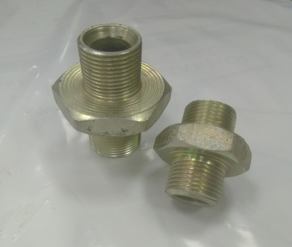 Штуцер г/расределителя Р-80 S41