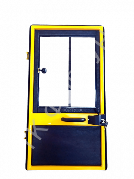 Дверь правая 700.67.08.000 с форточкой