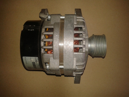 Генератор МАЗ 3252.3771-50  двиг.ЯМЗ-656,658 с августа 2009г.двухлапый  6ручьев 90А "БАТЭ"