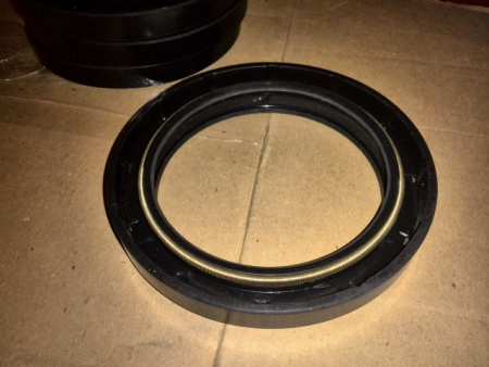 105-138-15 сальник 540-2402052 "Чайковский"