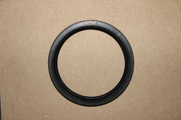 112,6-136 сальник 307267П пер.ступ.Зил "Чайковский"