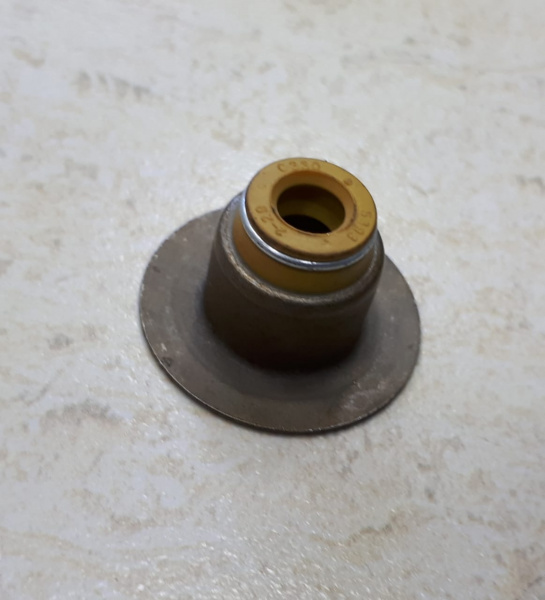 Сальник клапанов (колпачок маслосъёмный) 3955393 ISBe.ISDe.QSB.ISF3.8