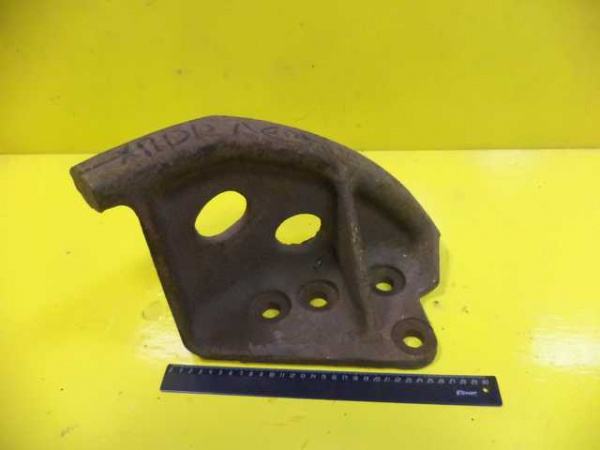 Упор навески левый 700.46.28.253-1 