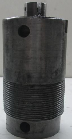 Гильза клапана КПП 700.17.16.104 + пробка 700.17.16.103