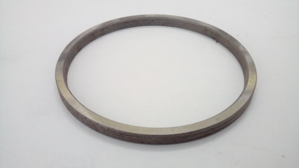 Втулка промеж.роликов шест.4-й пер.КПП КамАЗ 14-1701143