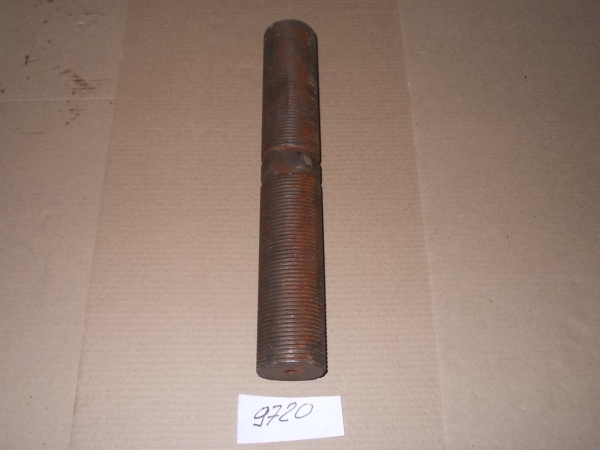 Винт стяжной центральной тяги 700А.46.28.023-1 